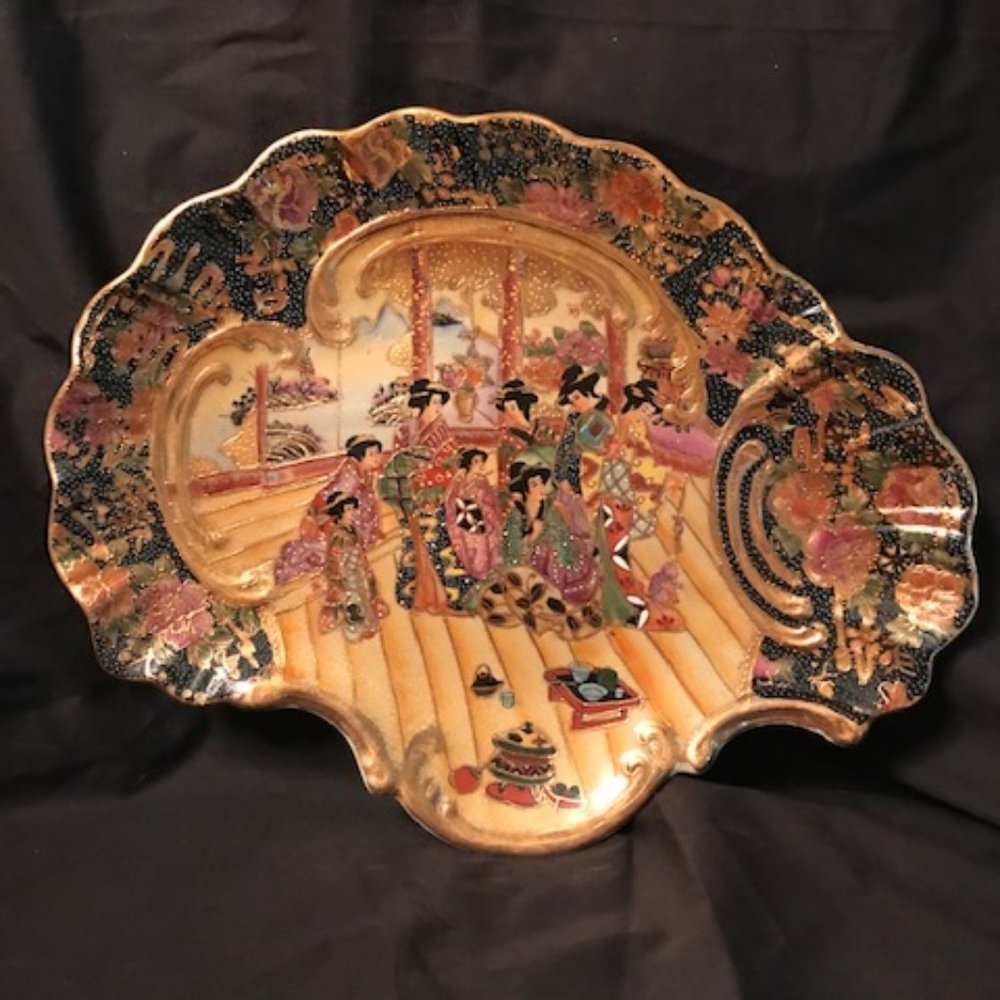 VINTAGE SATSUMA SHELL SHAPED GILDED TRAY